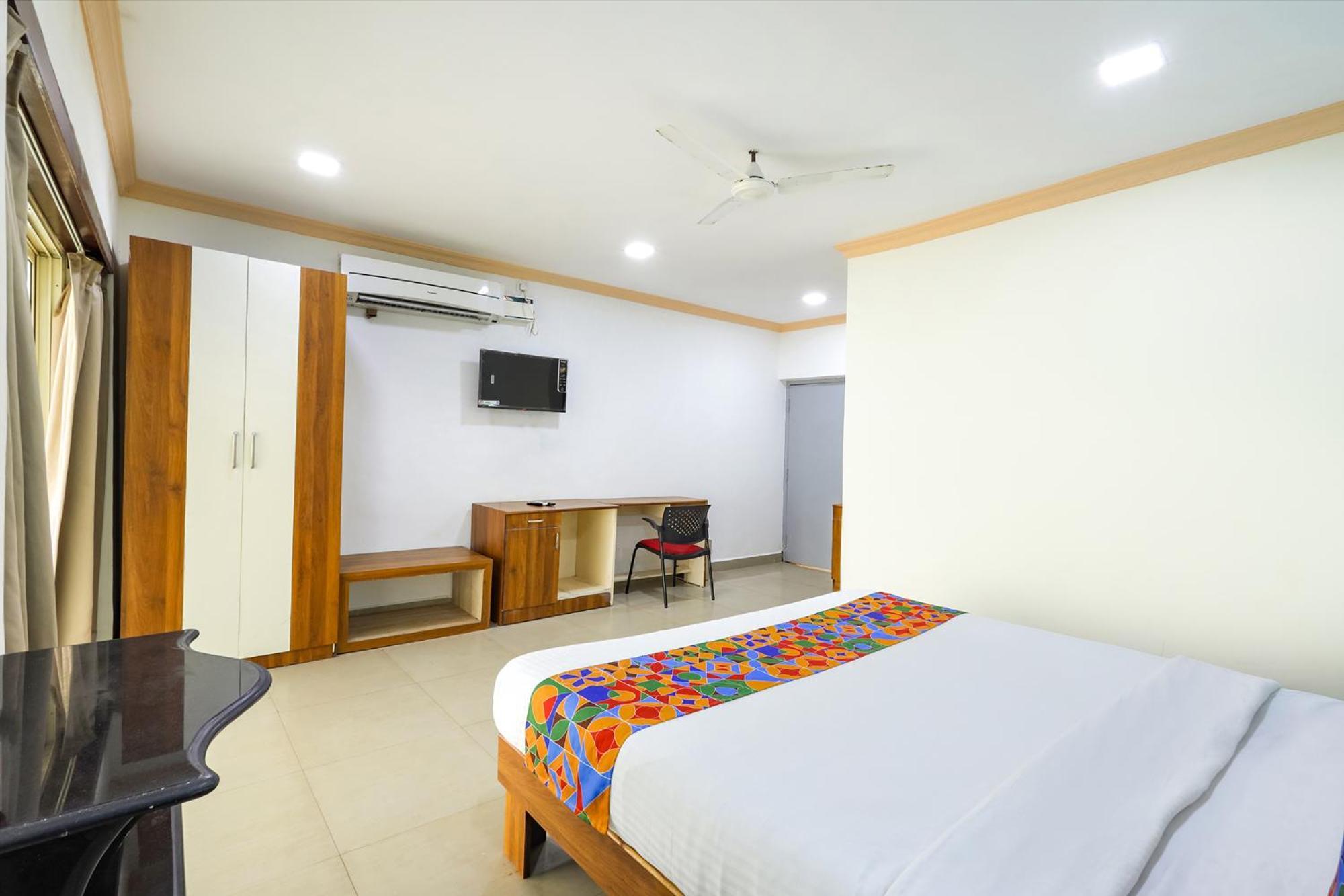 Hotel Fabhotel Grand Royal By Casa Dos Reis, 400m From Beach, Goa 3*